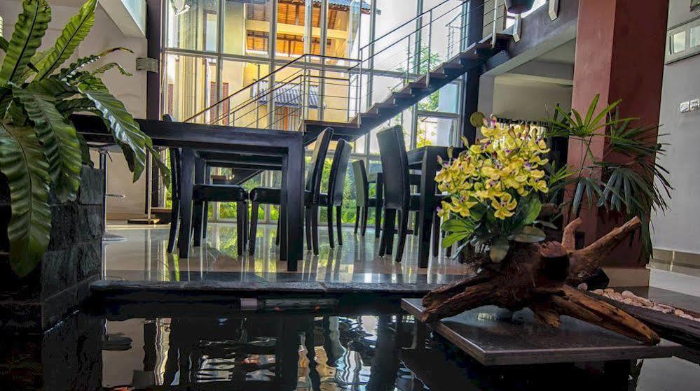 Oyo 437 Amali Residence Nugegoda Exterior foto