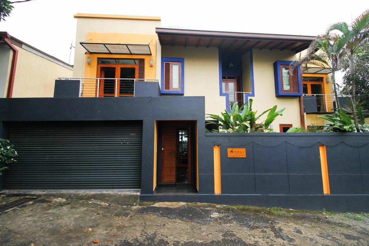 Oyo 437 Amali Residence Nugegoda Exterior foto
